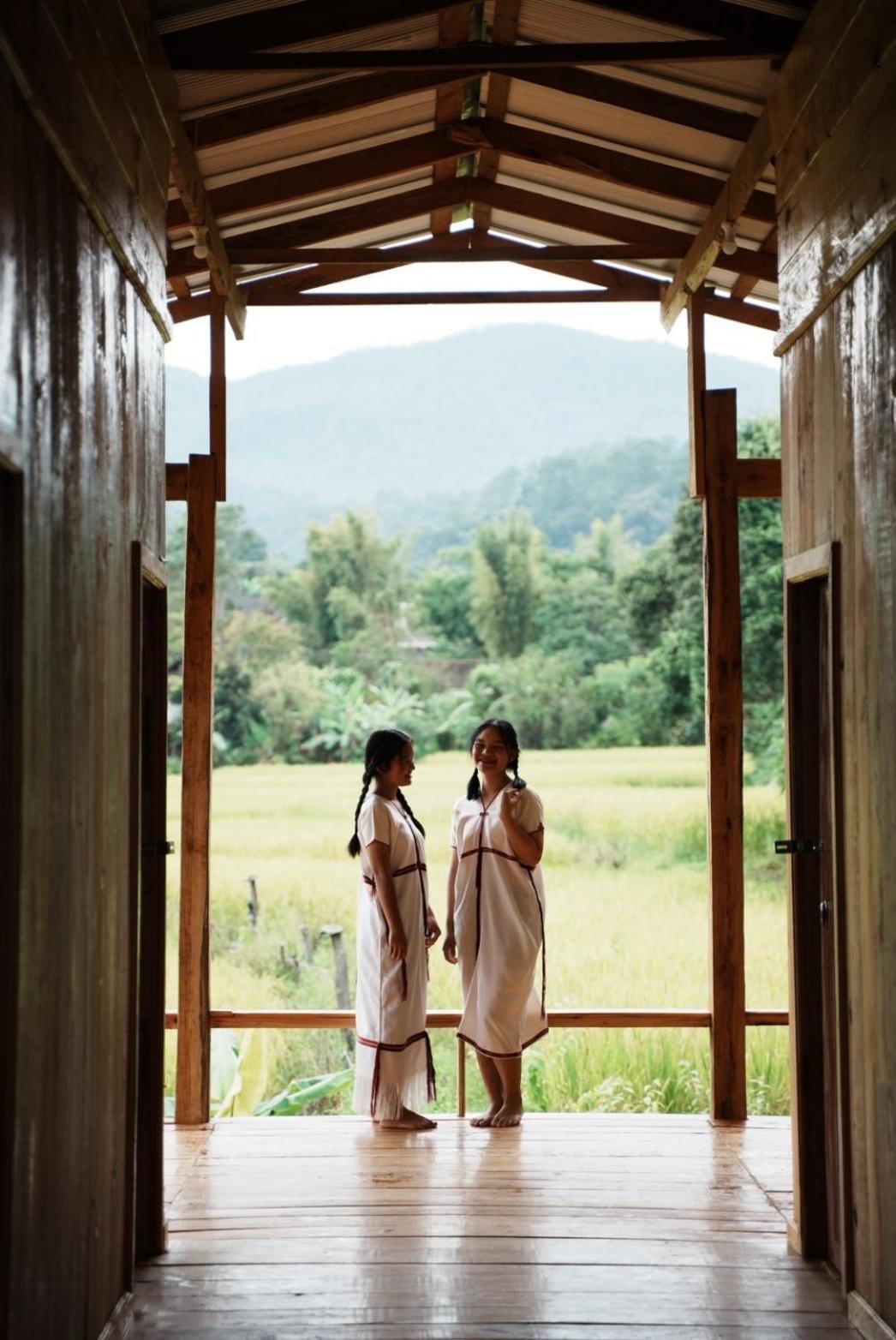 Por Joi ,por Dee House Auberge de jeunesse Chiang Mai